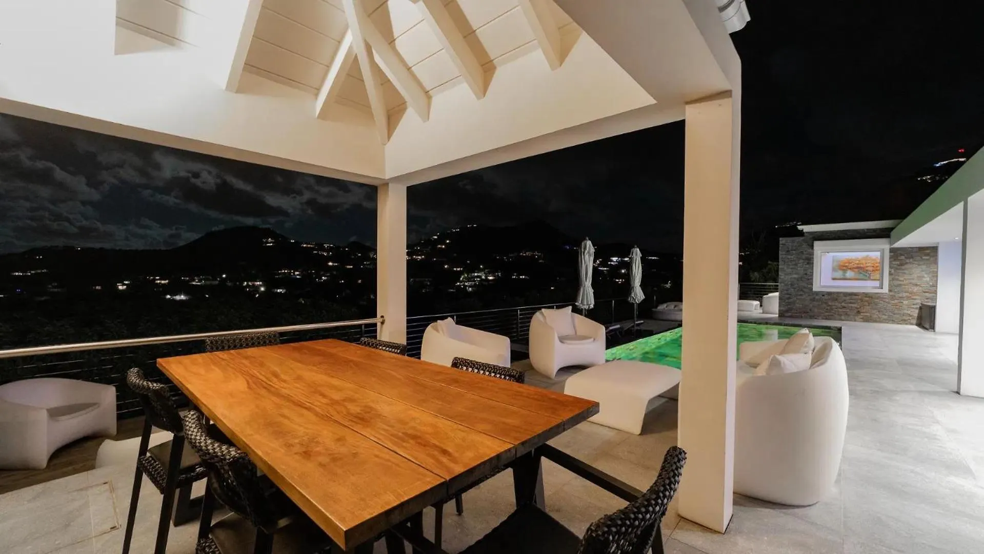 Amazing Villa With Views Over the Bay Gustavia