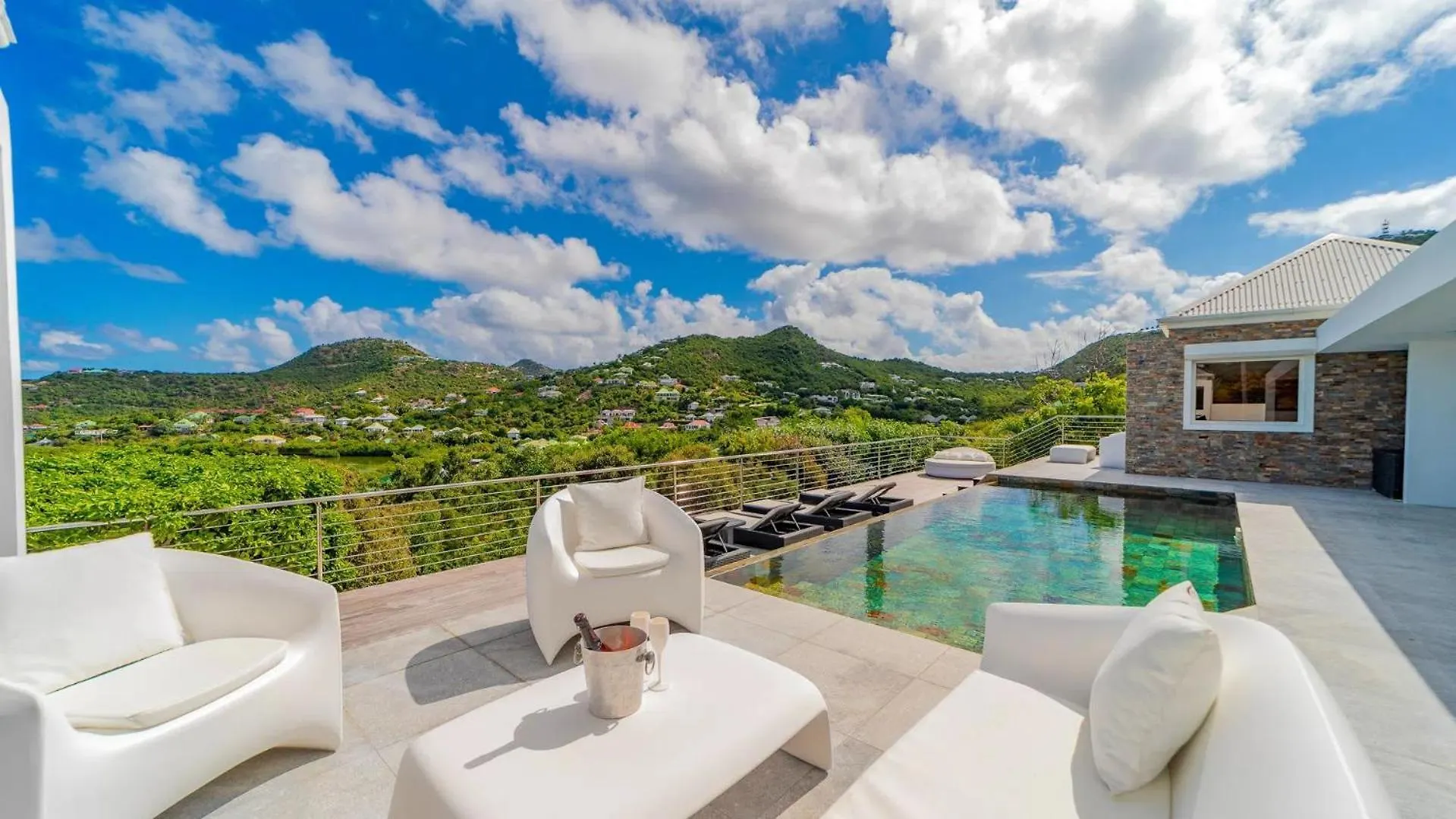 Amazing Villa With Views Over the Bay غوستافي 0*,  سانت بارتيليمي